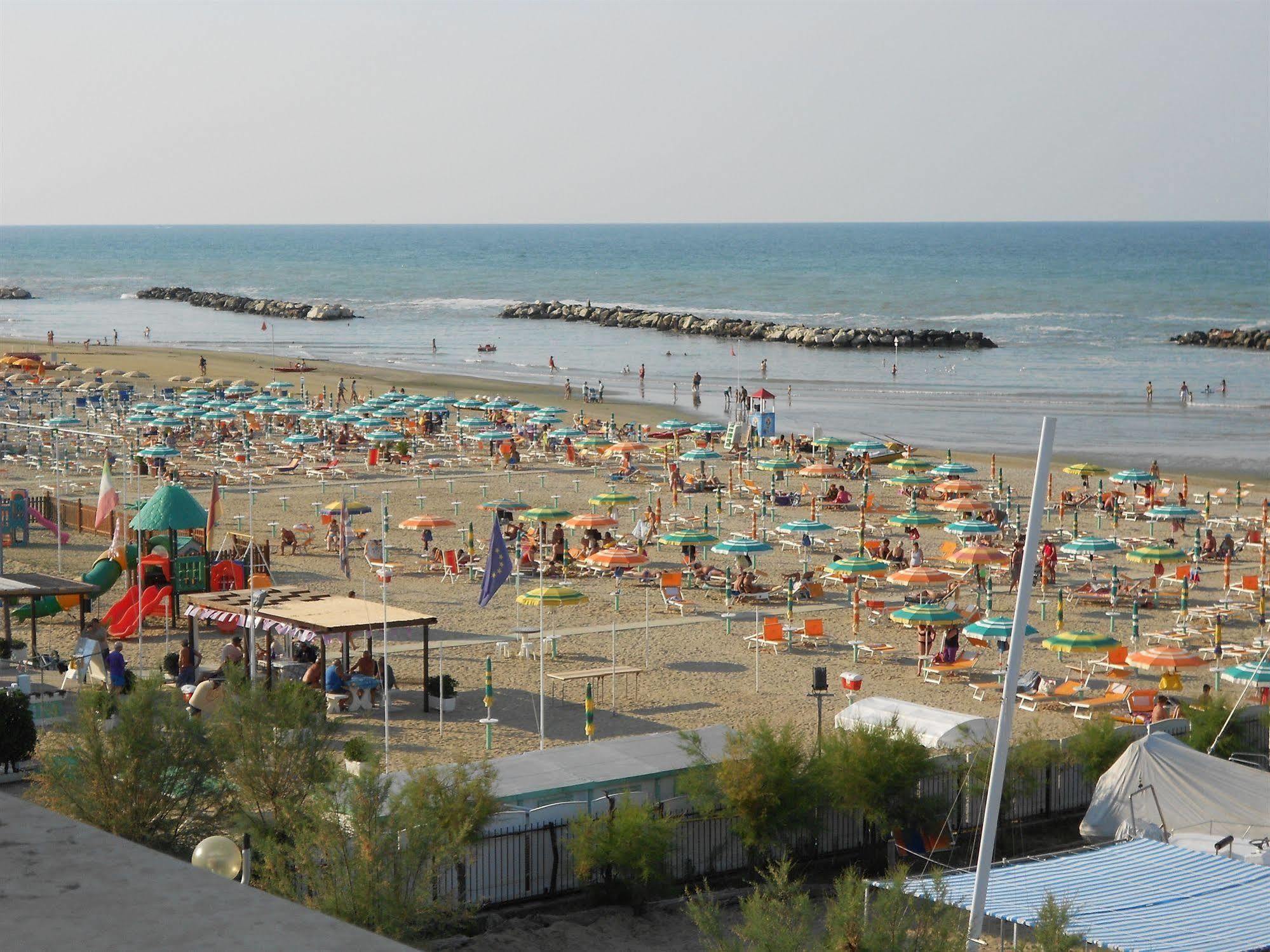 Hotel Laguna Blu Rimini Exteriör bild